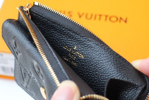 l**is V*t*n card holder recto verso