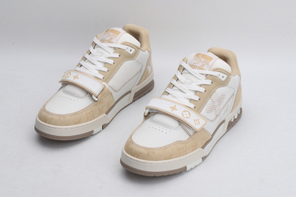 l**is V*t*n trainer sneaker