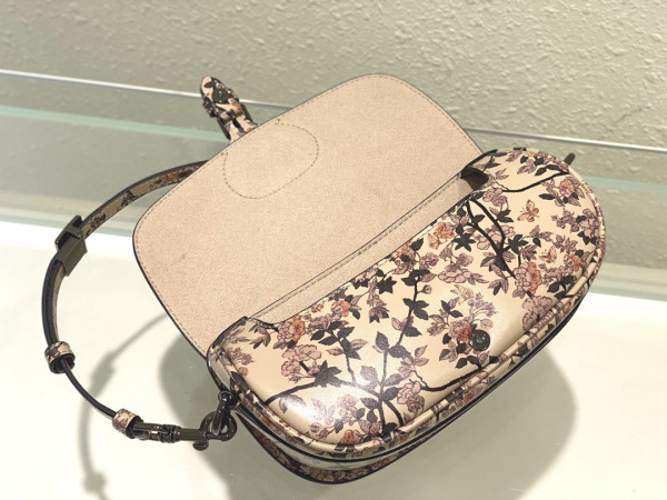 D*or bobby east-west bag