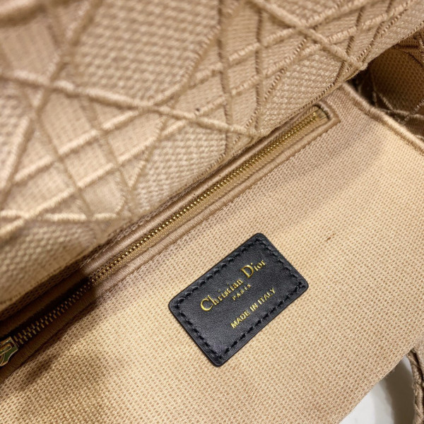 LADY D-LITE EMBROIDERED CANNAGE BAG