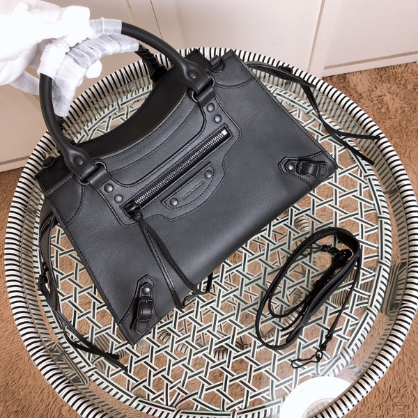 Ba*len*cia*ga neo classic small top handle bag