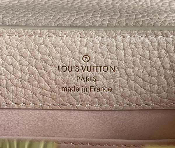 l**is V*t*n capucines mini