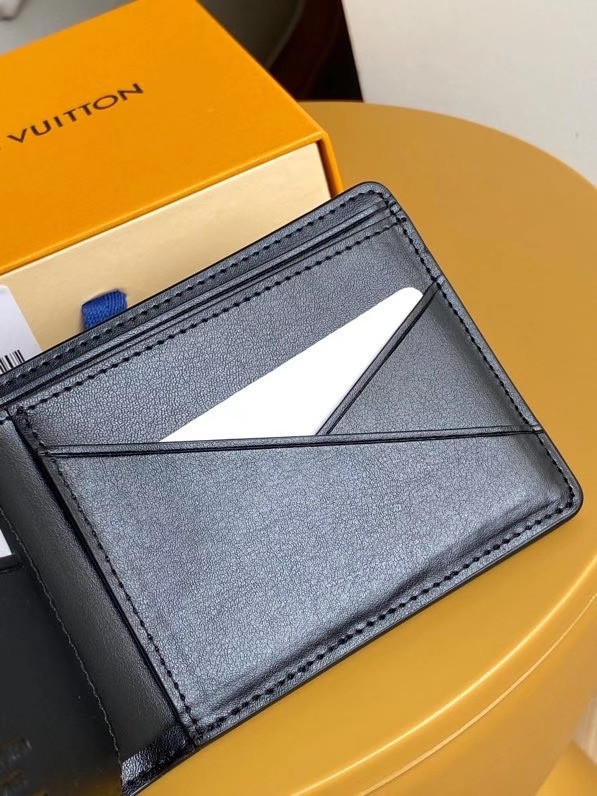 l**is V*t*n multiple wallet