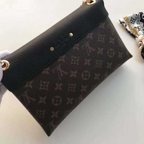 l**is V*t*n pallas chain