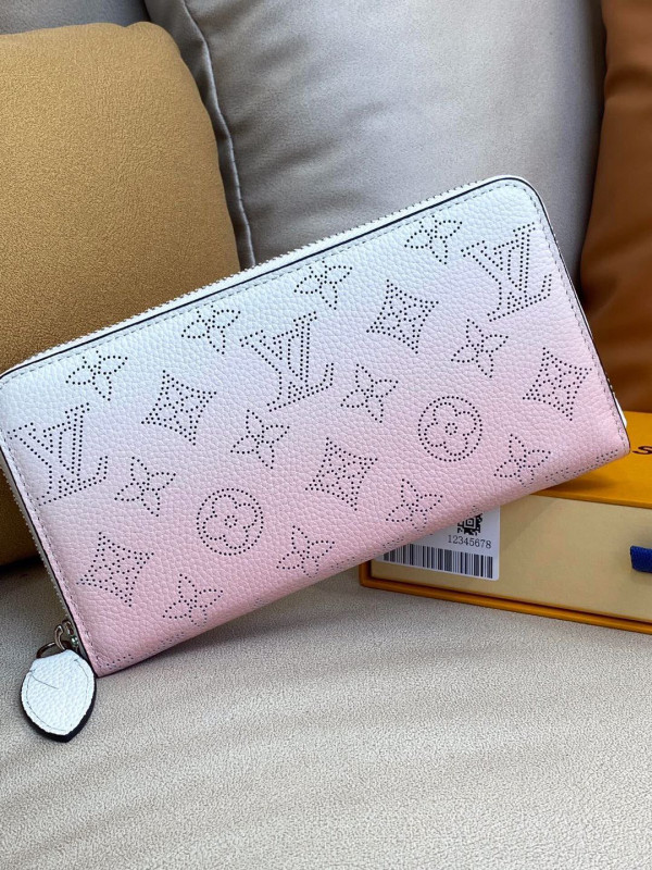 l**is V*t*n zippy wallet