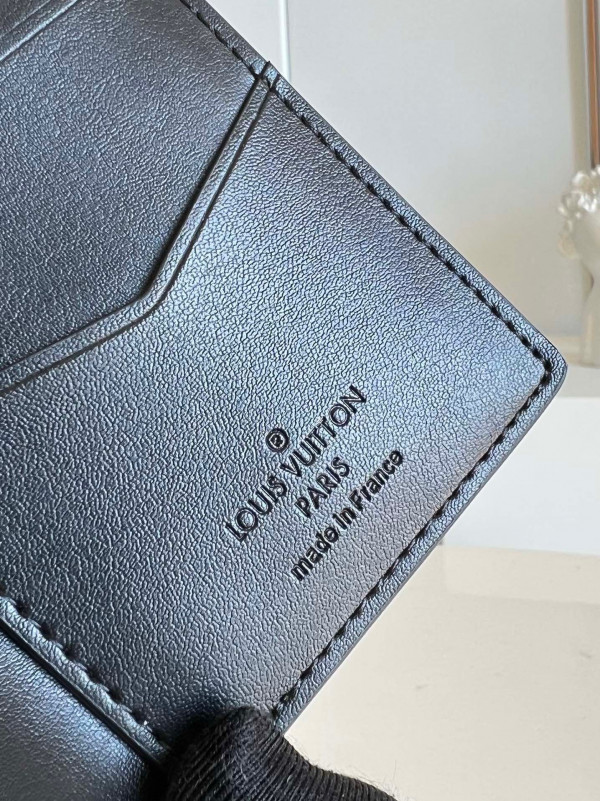 l**is V*t*n pocket organizer