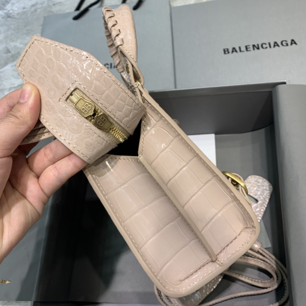 Ba*len*cia*ga neo classic mini top handle bag