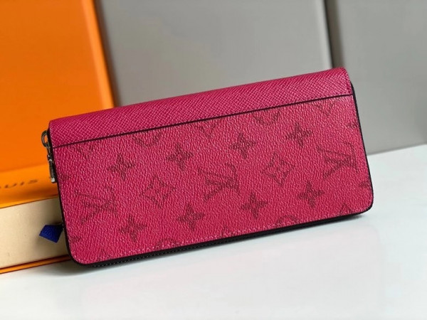 l**is V*t*n zippy wallet