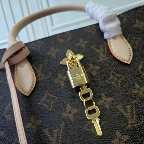 l**is V*t*n flower tote