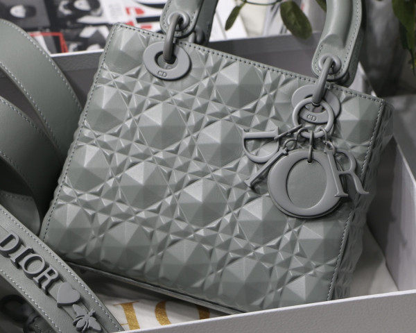 lady D*or small-20-16.5-8cm