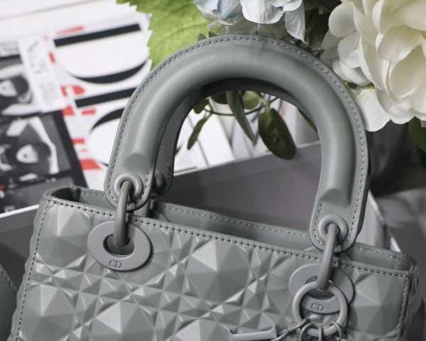 lady D*or small-20-16.5-8cm