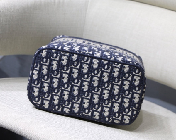D*or vanity case-24-17-13.5cm