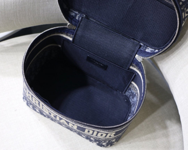 D*or vanity case-24-17-13.5cm