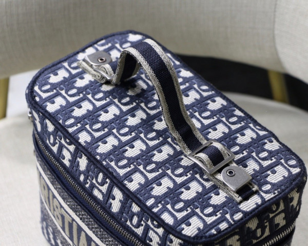 D*or vanity case-24-17-13.5cm