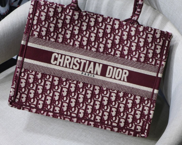 D*or oblique book tote