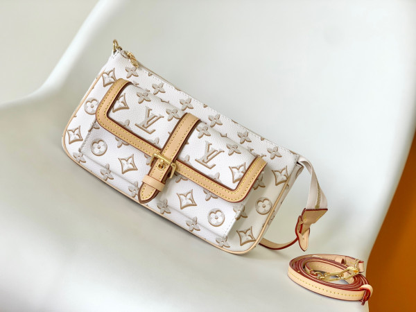 l**is V*t*n maxi multi pochette accessoires
