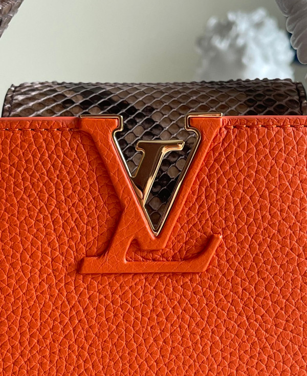 l**is V*t*n capucines mini