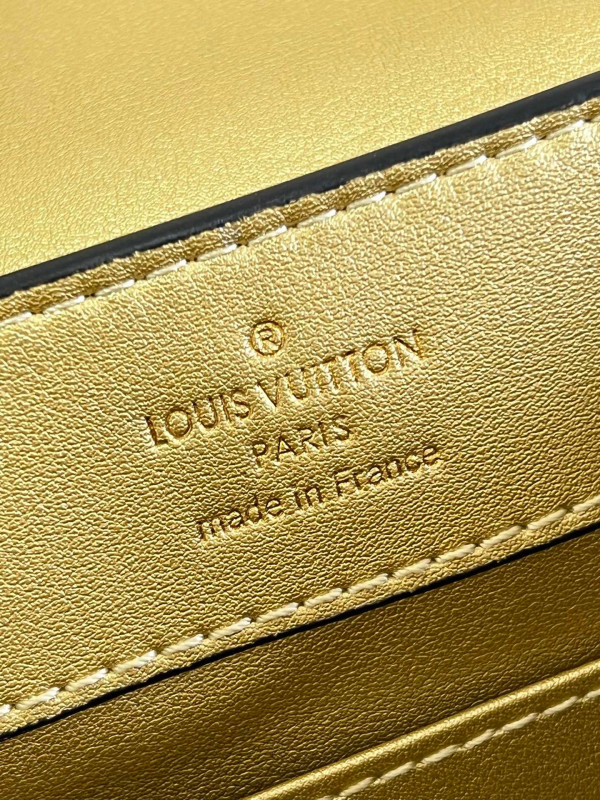 l**is V*t*n capucines mini