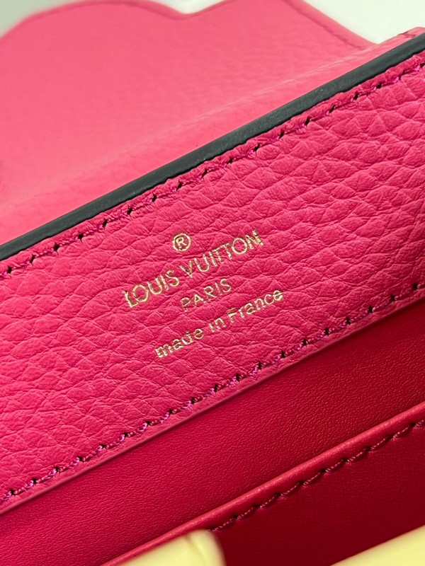 l**is V*t*n capucines mini