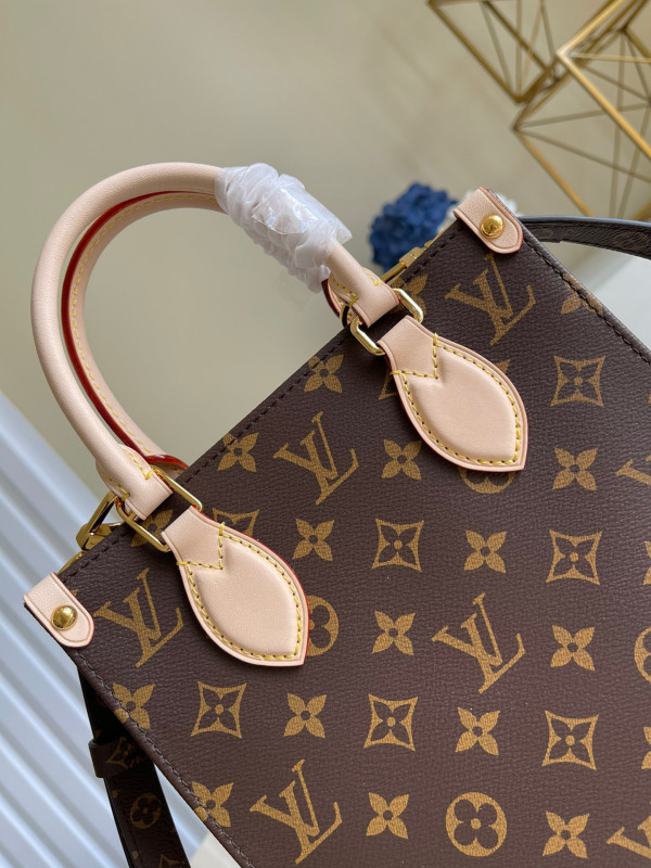 l**is V*t*n petit sac plat