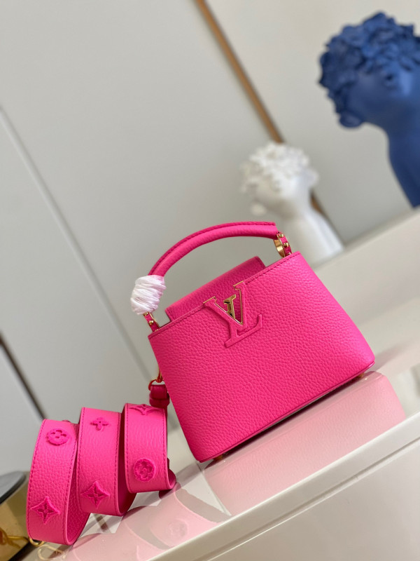 l**is V*t*n capucines mini