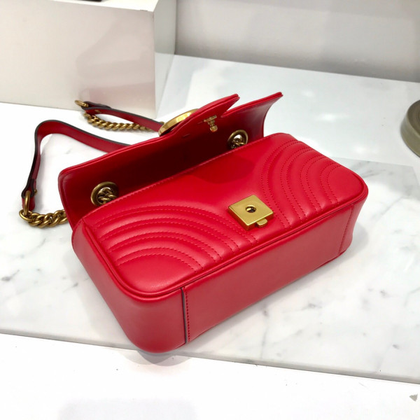 G*u*i gg marmont 22cm