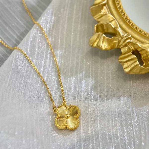 Van Cleef & Arpels Perlée NECKLACE