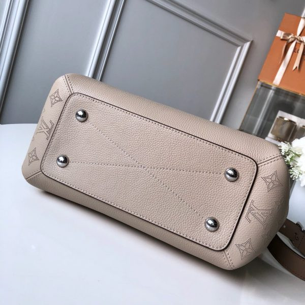 l**is V*t*n haumea bag