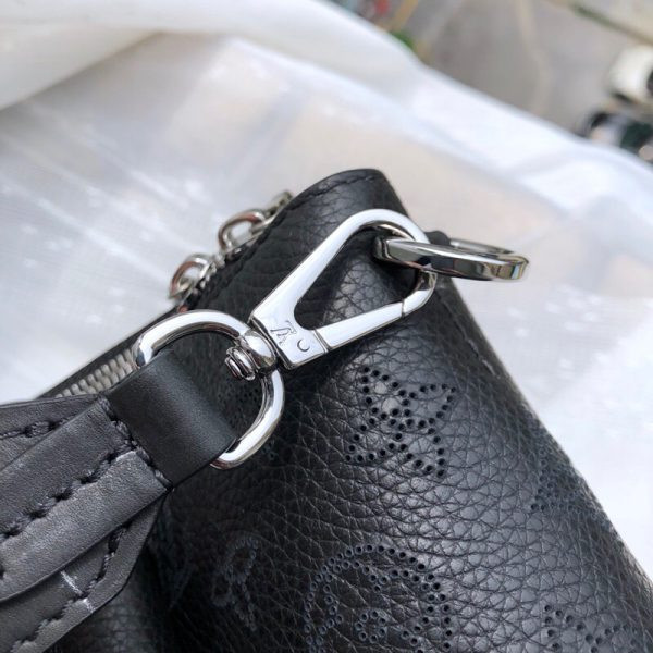 l**is V*t*n haumea bag