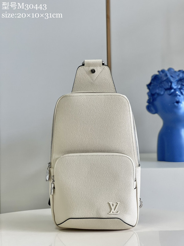l**is V*t*n avenue sling bag