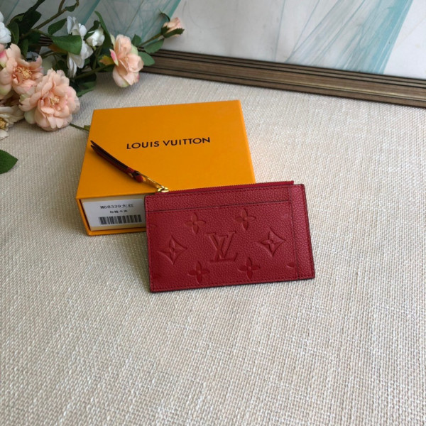l**is V*t*n zipped card holder