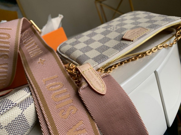 l**is V*t*n multi pochette accessoires