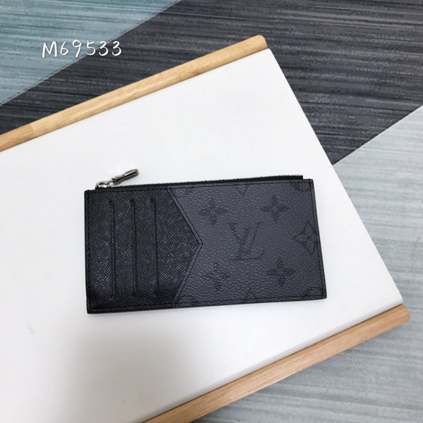 l**is V*t*n coin card holder