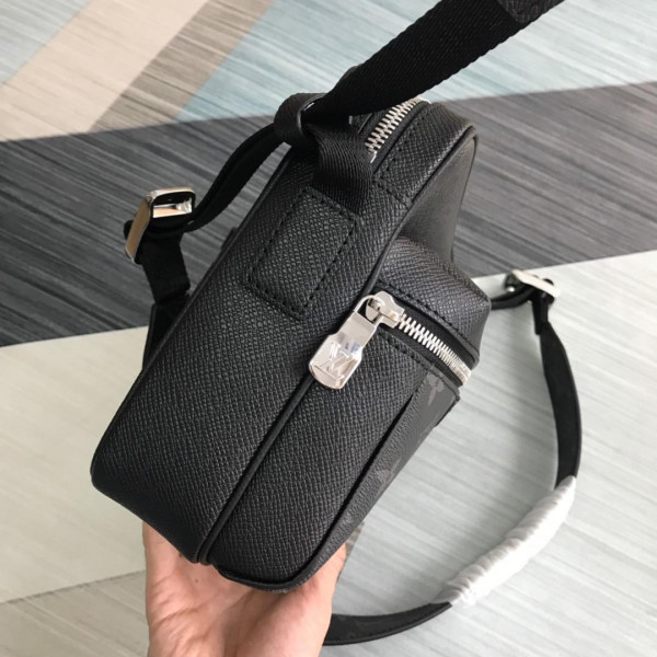 l**is V*t*n outdoor messenger