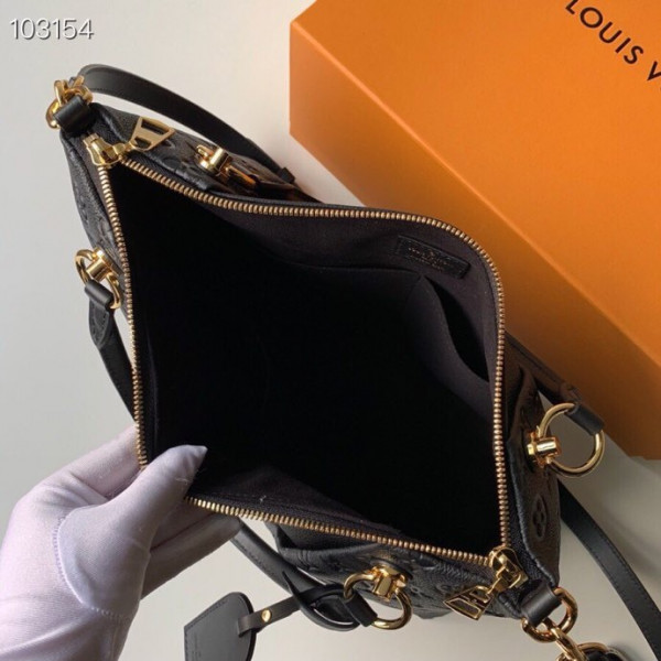 l**is V*t*n v tote mm