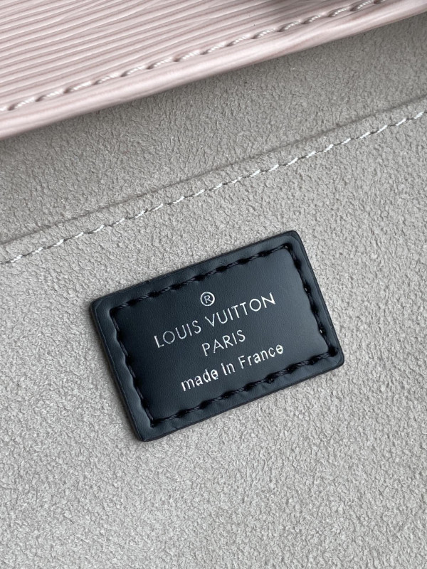 l**is V*t*n petit sac plat