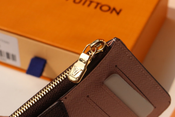 l**is V*t*n card holder recto verso