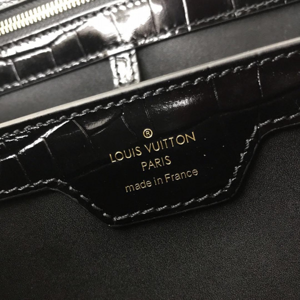 l**is V*t*n capucines pm