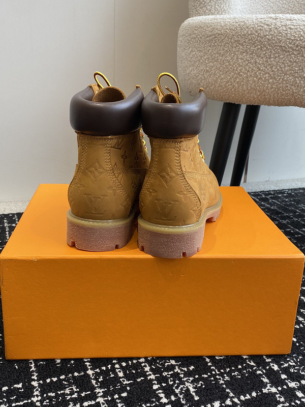 l**is V*t*n boots
