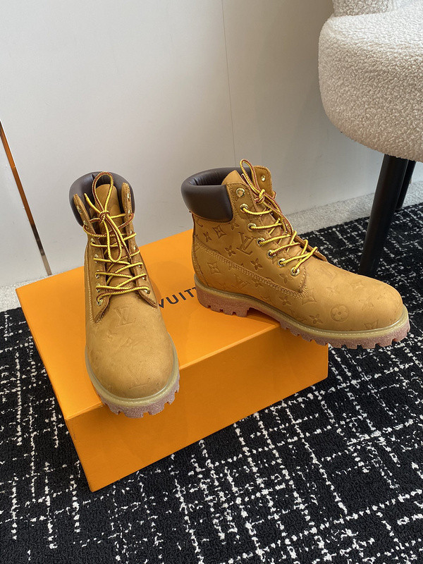 l**is V*t*n boots