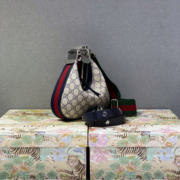 G*u*i attache small shoulder bag
