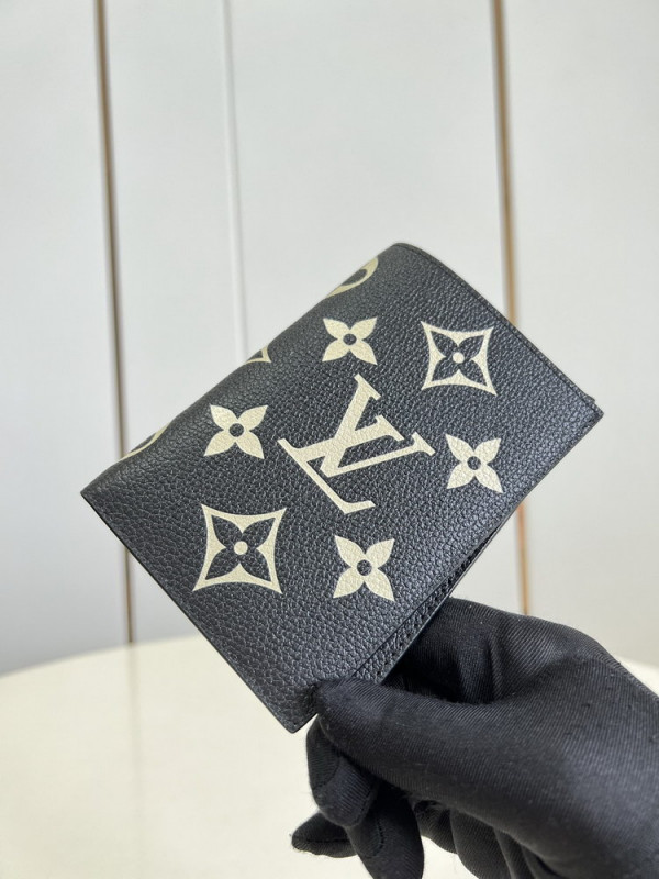 l**is V*t*n passport cover-10*14*2.5cm