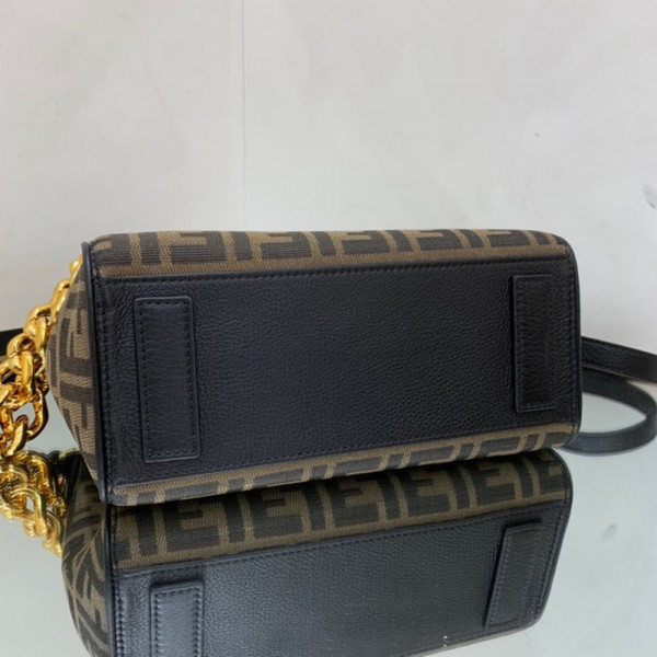 F**di x versace la medusa