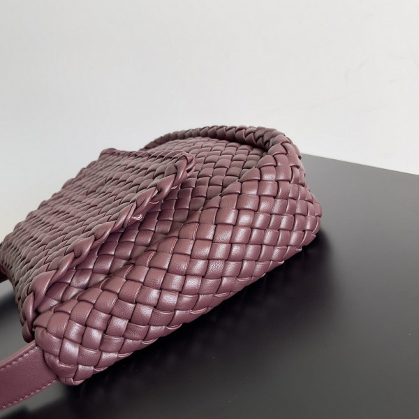 Bo*te*ga ve*ne*ta small cobble shoulder bag