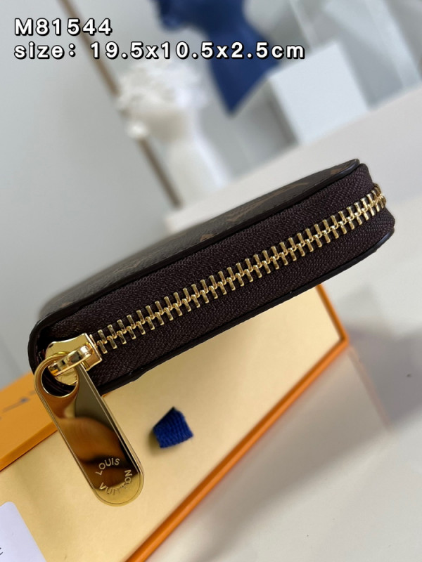 l**is V*t*n zippy wallet