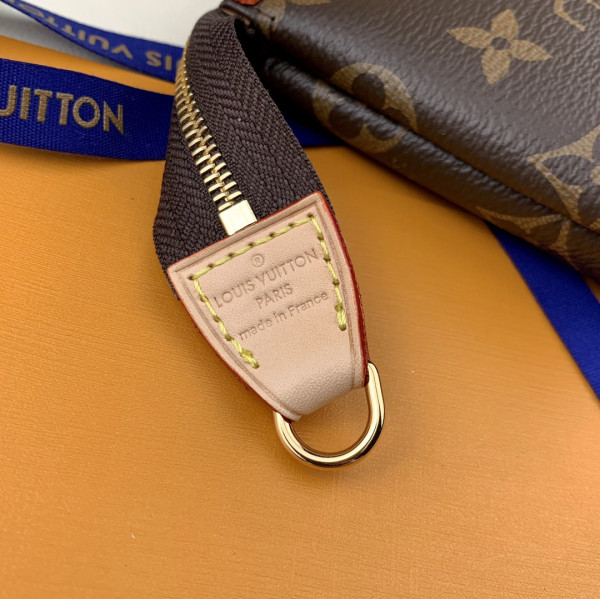 l**is V*t*n monogram mini pochette delightful pouch