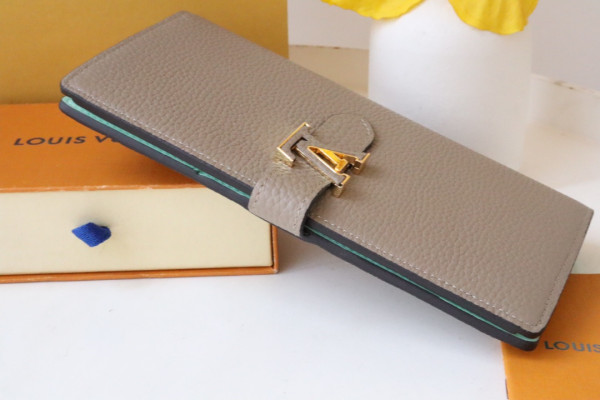 l**is V*t*n vertical wallet