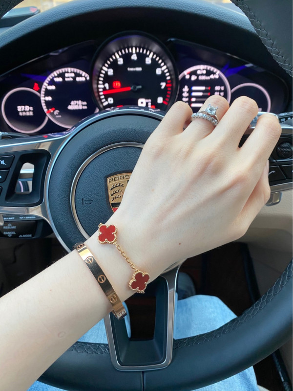 Van Cleef & Arpels Perlée BRACELET