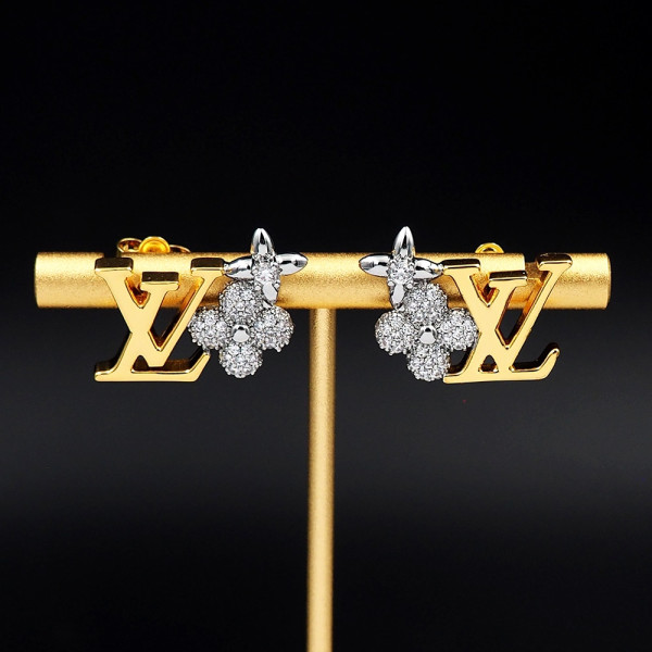 l**is V*t*n earrings