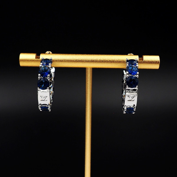 l**is V*t*n earrings